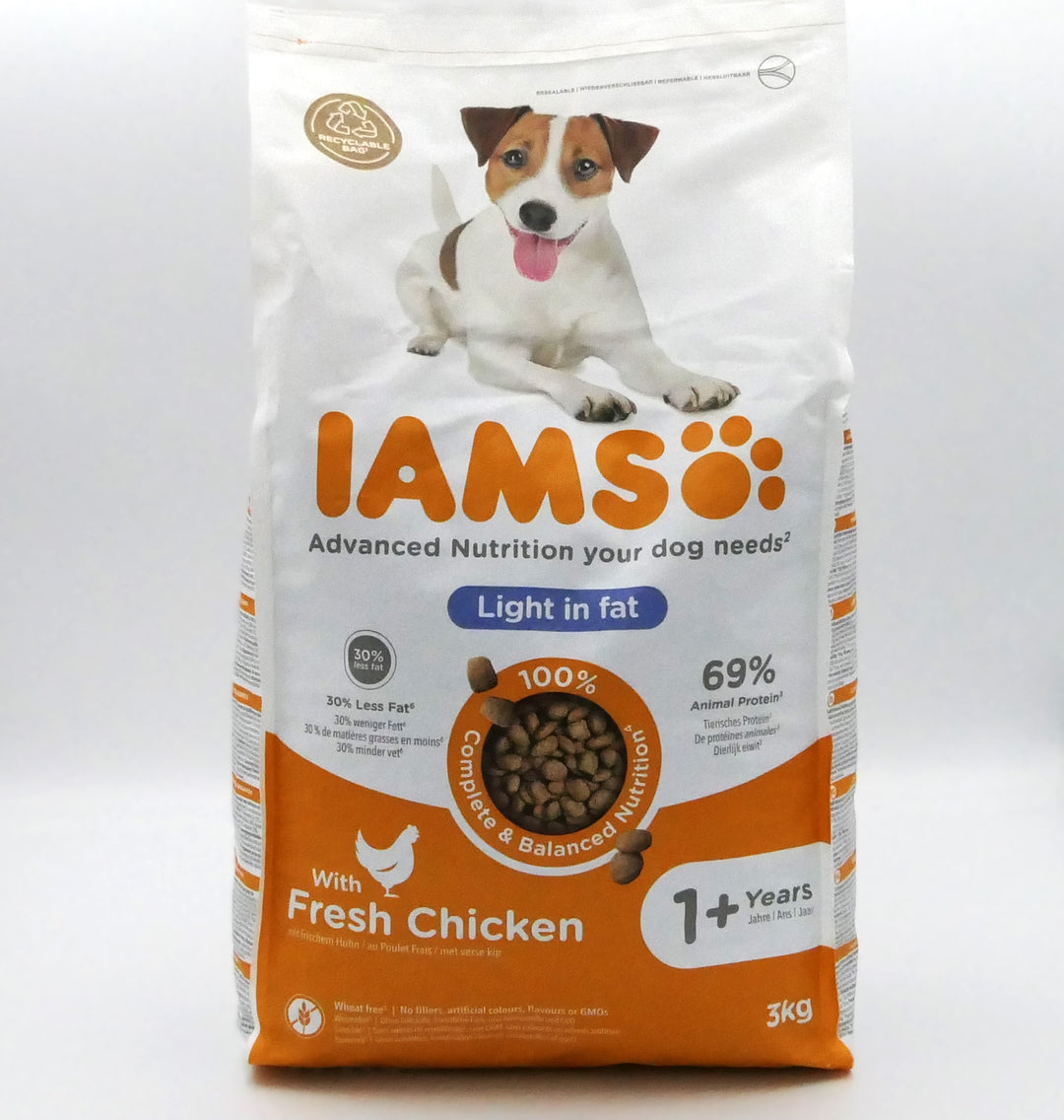 IAMS für Vitality Fettarm Trockenfutter  mit frischem Huhn für ausgewachsene Hunde (Light in Fat)